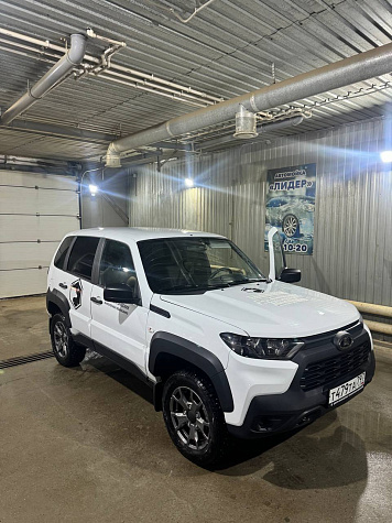Lada Niva Travel
