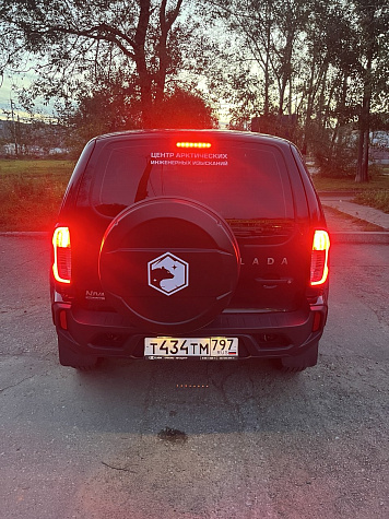 Lada Niva Travel