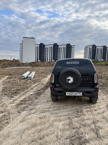Lada Niva Travel