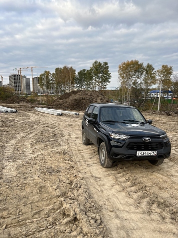 Lada Niva Travel