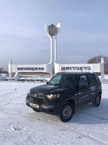 Lada Niva Travel