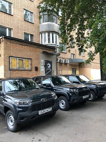 Lada Niva Travel